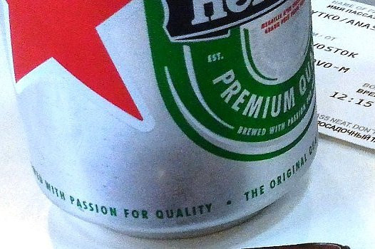 Мужчина выпивает немыслимое количество пива в день