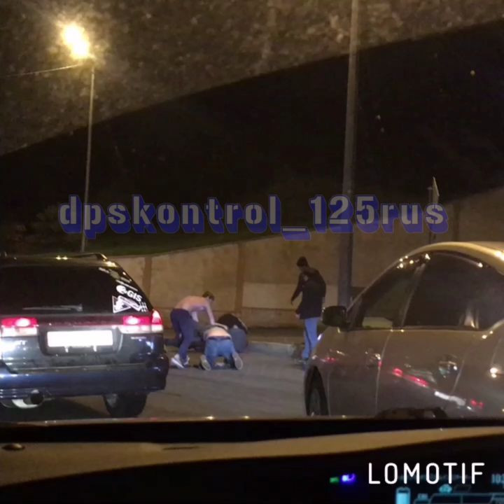 Массовую драку сняли на видео во Владивостоке