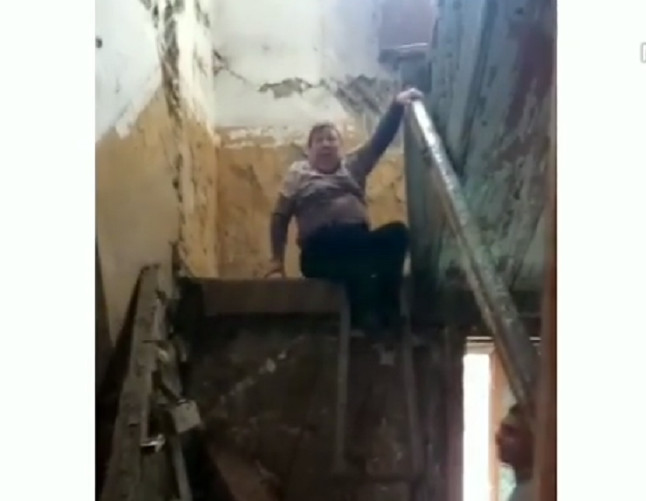 Новости сверхдержавы: смотрите, как приморцы карабкаются в свою квартиры