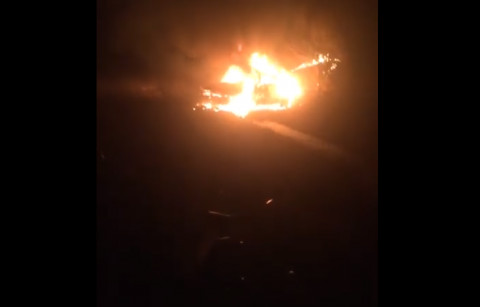 Пассажир сгорел заживо: последствия серьезного ДТП попали на видео