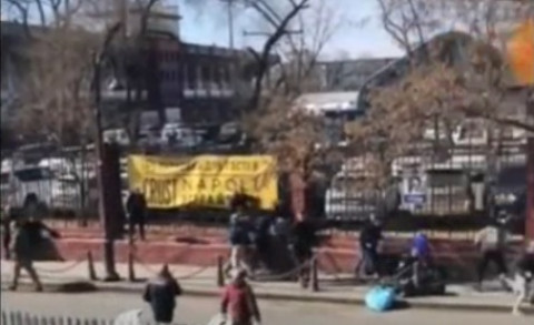 Драка фанатов Владивостока и Хабаровска попала на видео