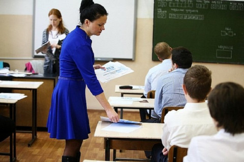 В школах отменили выпускные экзамены