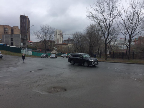 Мерседес Ким Чен Ына может оказаться подержанным или незаконным