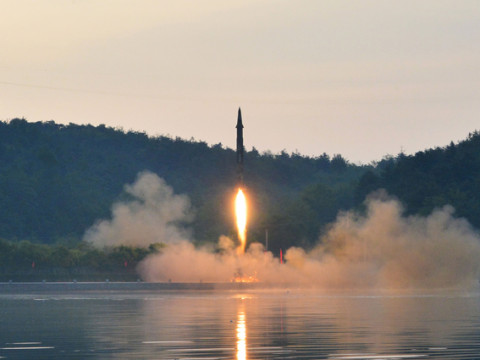Северная Корея обстреляла Японское море
