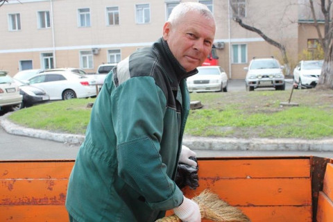 Коллектив «Владморрыбпорта» принял участие в общегородском субботнике