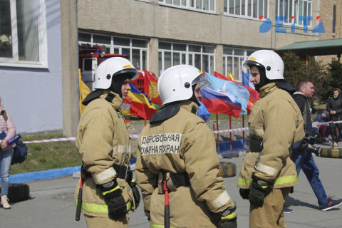 Фото: траулер горел на причале в столице