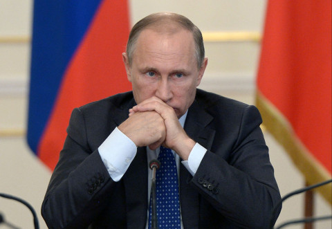 Бюджетники без денег: губернаторы провалили майский указ Путина
