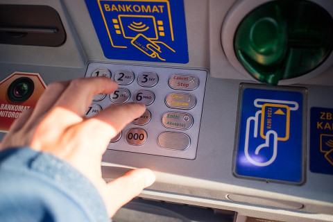 Аферист украл у граждан 31 млн рублей