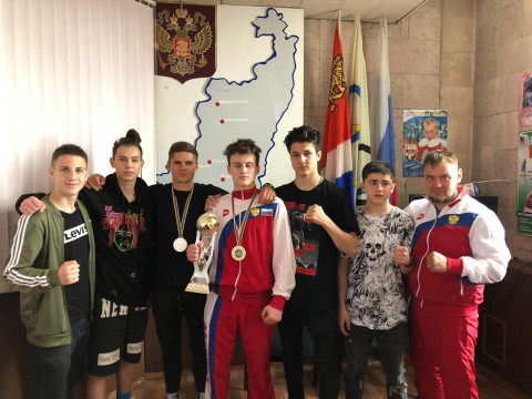 Приморске кикбоксеры показали выигранный Кубок мира