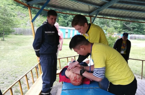 Приморские спасатели поехали в летние лагеря