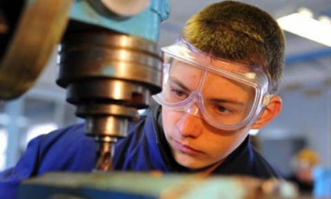 Заработай на пенсию: россиянам можно работать с 14 лет