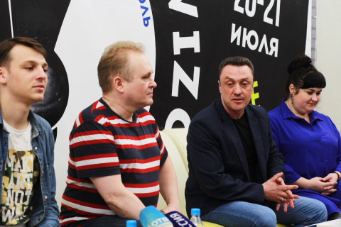 Классика - это не скучно и современно, утверждает Театр молодёжи новой версией Ревизора