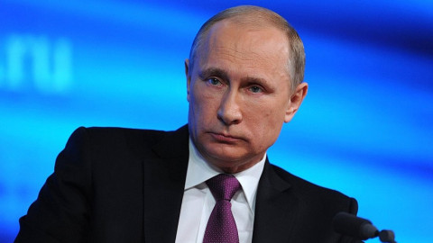 Путин устроил выволочку чиновнику из-за жалоб россиян