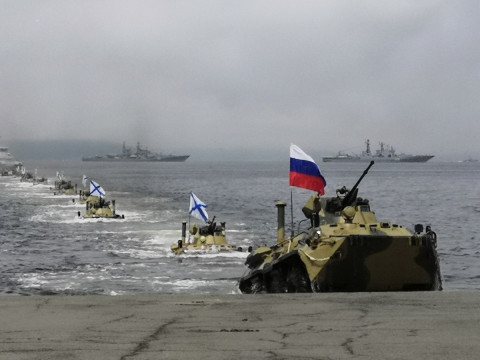 Без Нептуна: День ВМФ празднует Владивосток