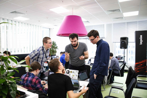Tele2 приняла на работу участников второго хакатона