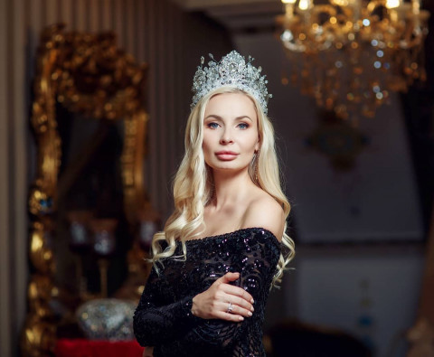 Россияне накинулись с критикой на самую красивую женщину страны