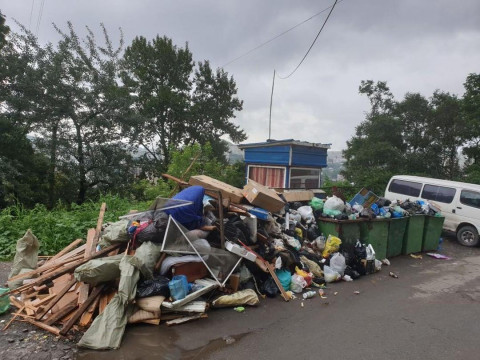 Жители столицы погрязли в мусоре
