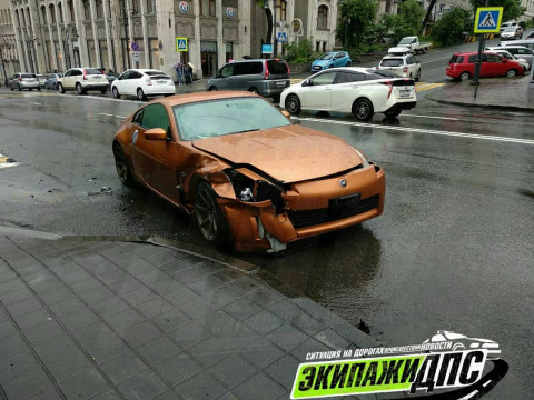 Фото: лобовое ДТП устроил невнимательный водитель