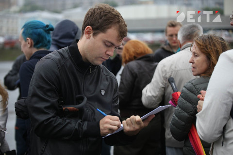 Волонтёр или распутница? Добровольцы всё чаще напоминают мошенников