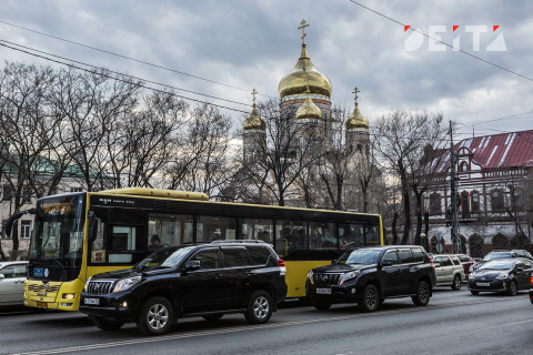 Водители автобусов устроили гонки на дистанции
