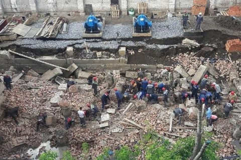 Строящееся здание обрушилось в Новосибирске, есть погибшие