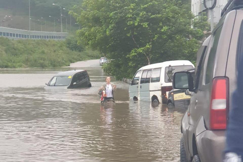 Затопленный район Владивостока остался без света