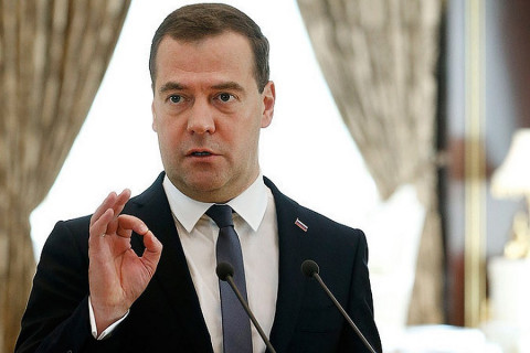 Медведев потребовал обеспечить доступность яслей за год