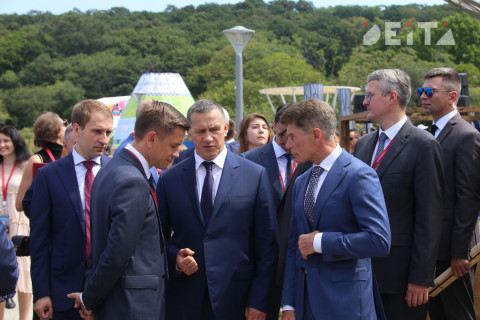 Полпред президента пообещал ревизию мэру Владивостока