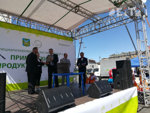 Лучшие Приморские продукты питания представлены на яркой выставке