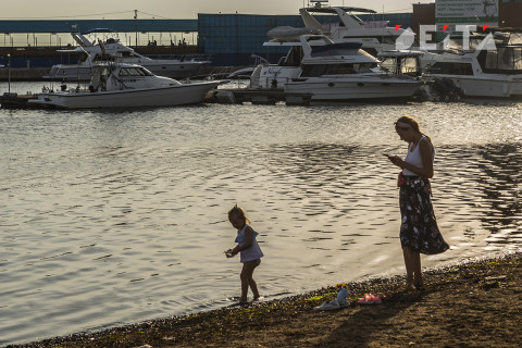 Более 2 тысяч семей получили выплаты на первенцев