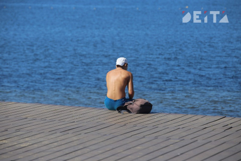 Во Владивостоке спортсмены финишировали после суточного заплыва