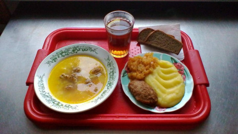 Школьников начнут кормить по-новому