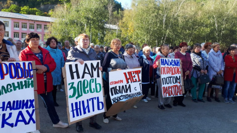 "Что будем делать? Умирать?" — приморцы вышли на митинг против китайского производства