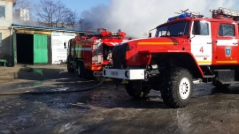 Пожарные спасли шесть человек из горящего дома