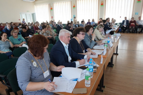Всё больше педагогов Приморья получают краевые доплаты