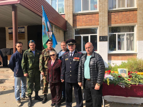 Памятную табличку воину-приморцу открыли в Большом Камне