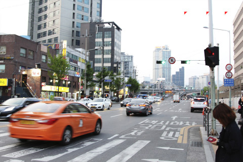 Таким россиянам запретят летать за границу