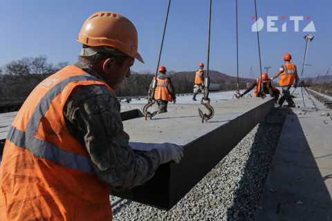 Застройщиков обяжут лучше следить за трудом своих работников