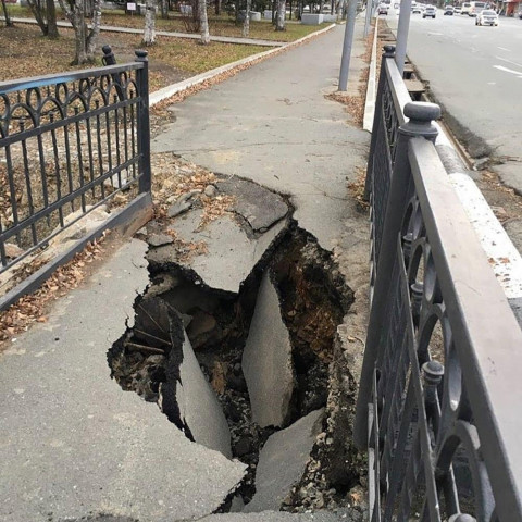 «Мы давно ждали, что это случится» - рухнул мост