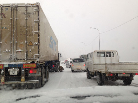 Ураганный ветер и снег: названо точное время удара стихии