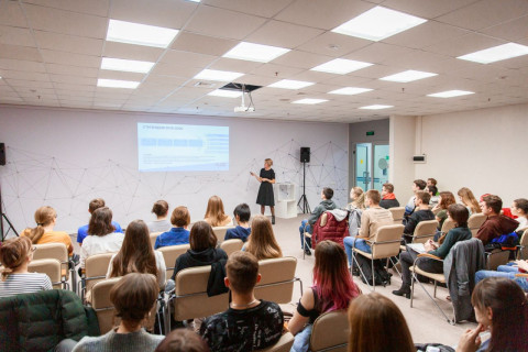 Tele2 презентовала стипендиальную программу в ДВФУ