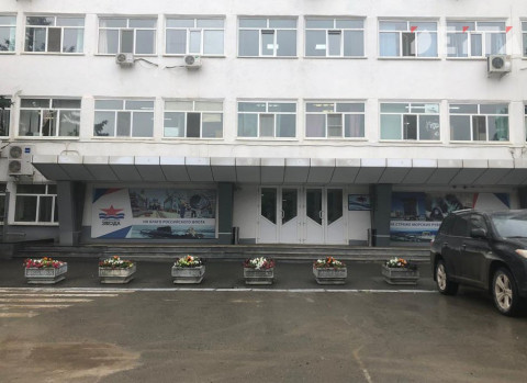 Приморским работникам повысили зарплату