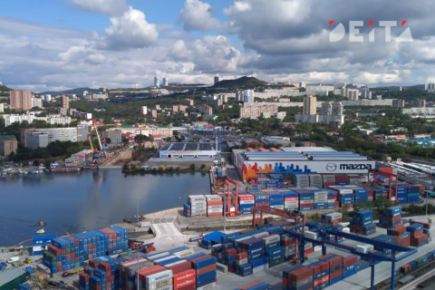 Владморрыбпорт закупает новое оборудование для контейнерного терминала