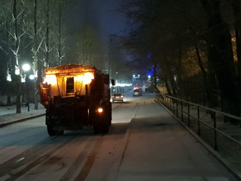 Ночью городские власти продолжат уборку улиц Владивостока