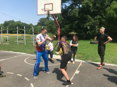 Все больше жителей Владивостока принимают участие в утренних зарядках