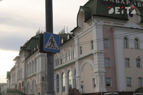 Губернатор заявил о серьезном давлении
