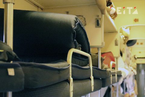 Россиян лишат родных плацкартов с ногами в проходе