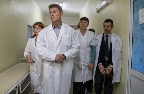 Оклады медработников поднимут с нового года