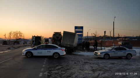 Серьезное ДТП: водителя большегруза едва ни раздавило в кабине