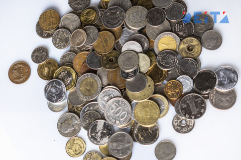 Новую монету за миллиард рублей продает россиянин